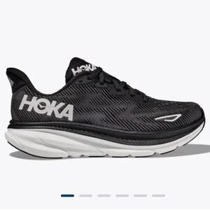 HOKA Clifton 9 Running Sneaker in Black Women’s Size 6.5